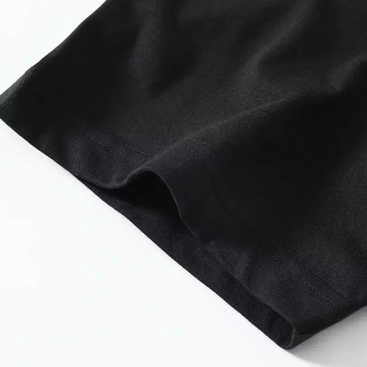 Die neuesten Modegetränke 2025 und beschriftete Kurzarm-T-Shirts sind sowohl für Männer als auch für Frauen geeignet